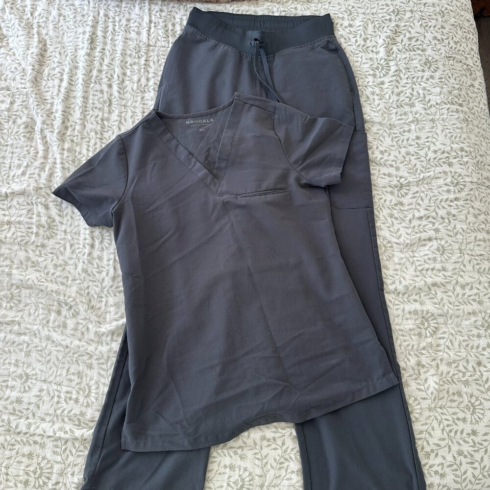 Mandala Gray Pewter Scrub Set